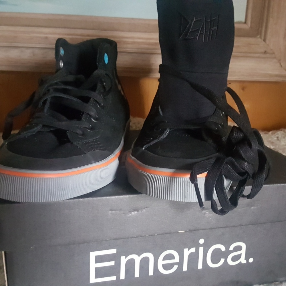 Size 8 Emerica Death Wish Shoes - Picture 4 of 5